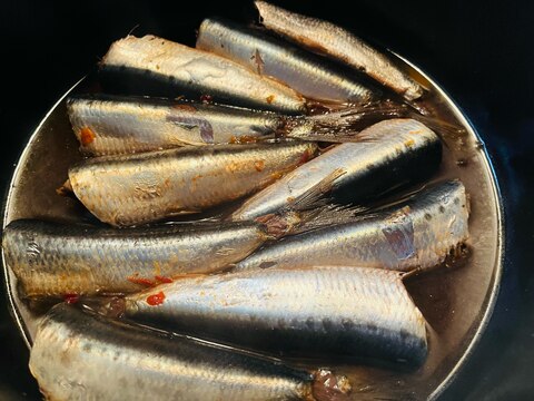 ストウブ鍋で·͜· ᕷイワシの豆板醤煮
